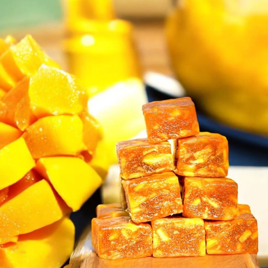 Edible &mdash; fruit cubes